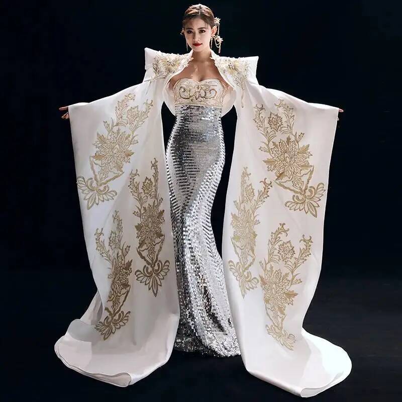 Evening Gown - Formale L'abito dell'ospite è dignitoso, elegante,